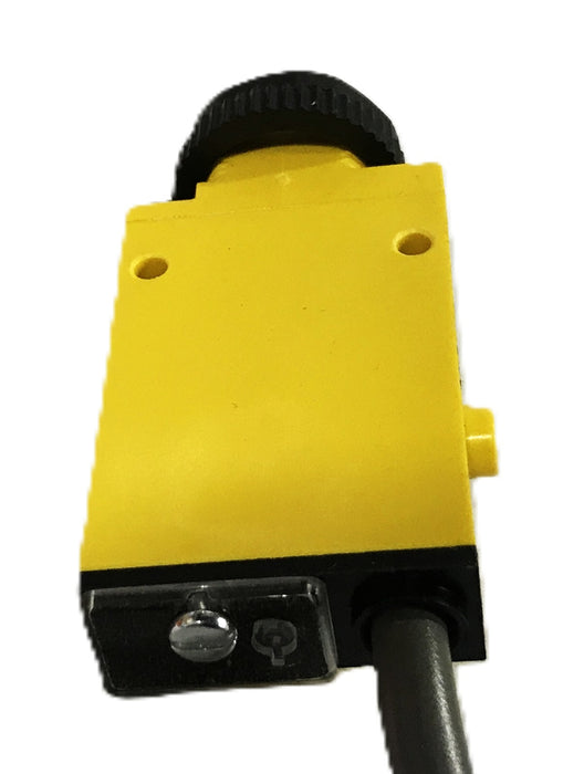 Banner Electric Photoelectric Sensor 26060 NOS
