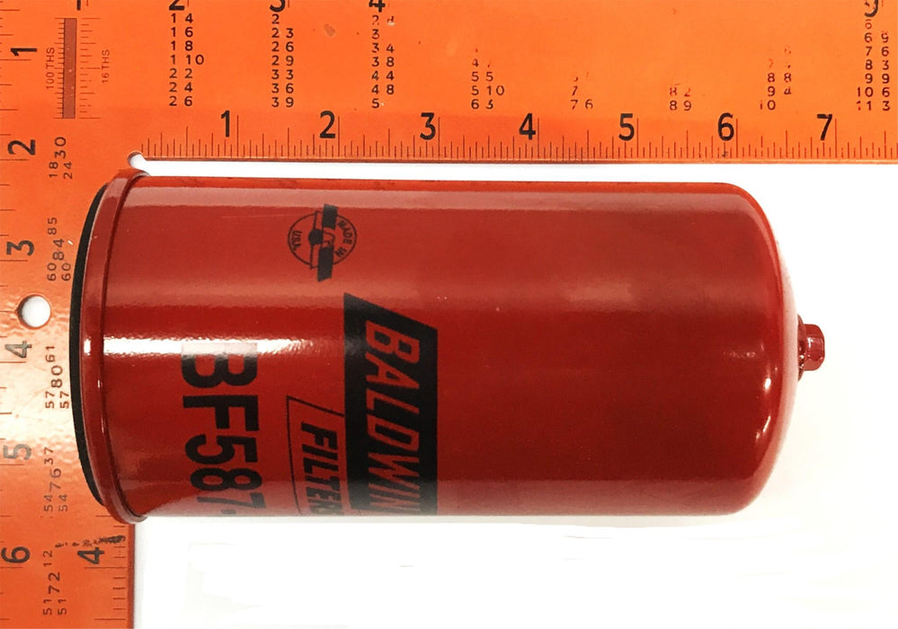 Total Source Forklift Spin-on Fuel Filter LP1350-3197 [Lot of 2] NOS