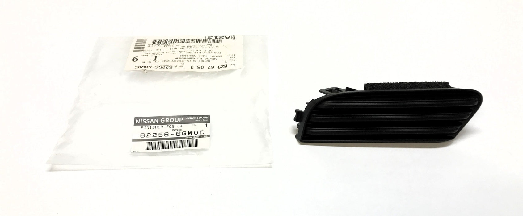 Nissan Front RH Bumper Fog Lamp Finisher 62256-6GW0C NOS