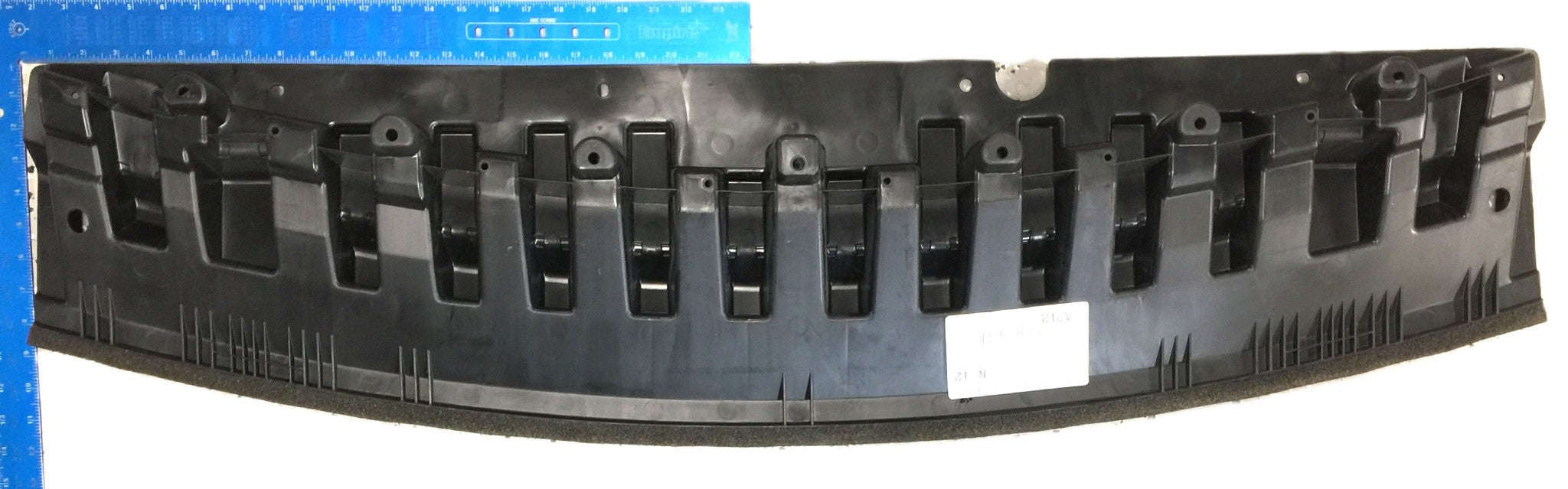 Nissan Group Lower Assembly Apron Bracket 62663-6SA0A NOS