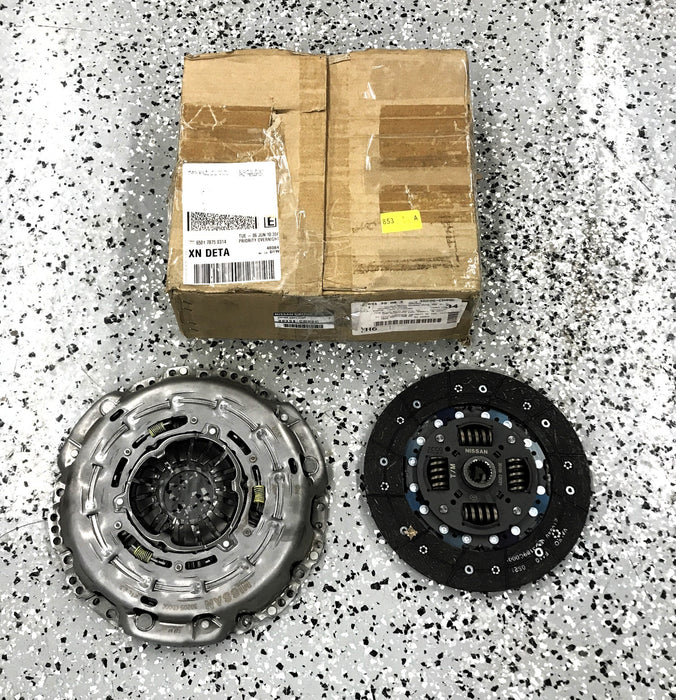 Nissan Manual Transmission Clutch Pressure Plate Cover Assembly 30205-CD00C NOS