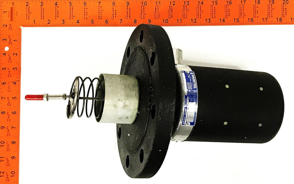 Magnetrol Industries Liquid Displacer Level Switch B15-1H3C-BEF NOS