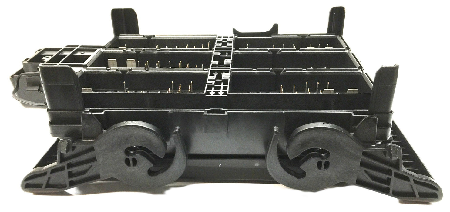 General Motors/GM Wiring Harness Junction Box 84303174 USED