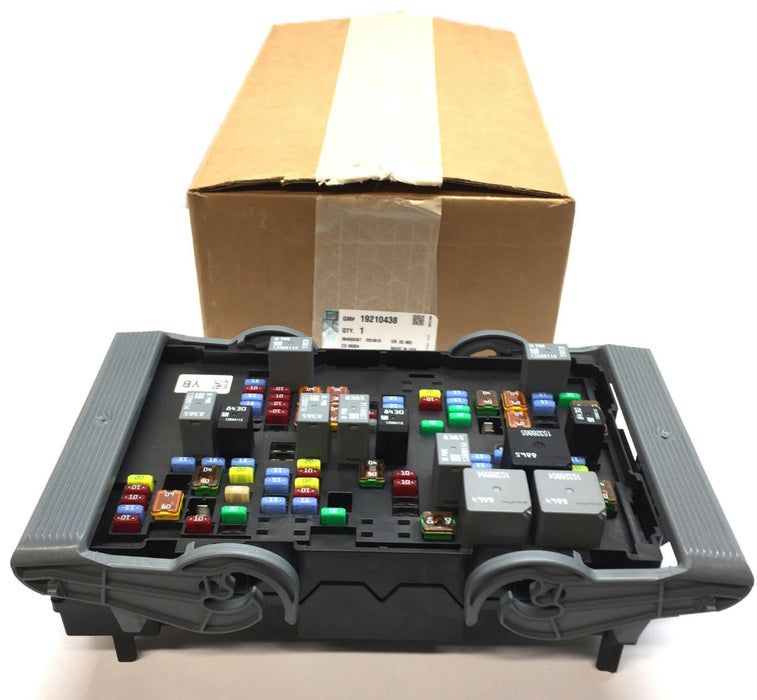 General Motors/GM Avalanche Electrical Fuse Relay-Junction Block 19210438 NOS