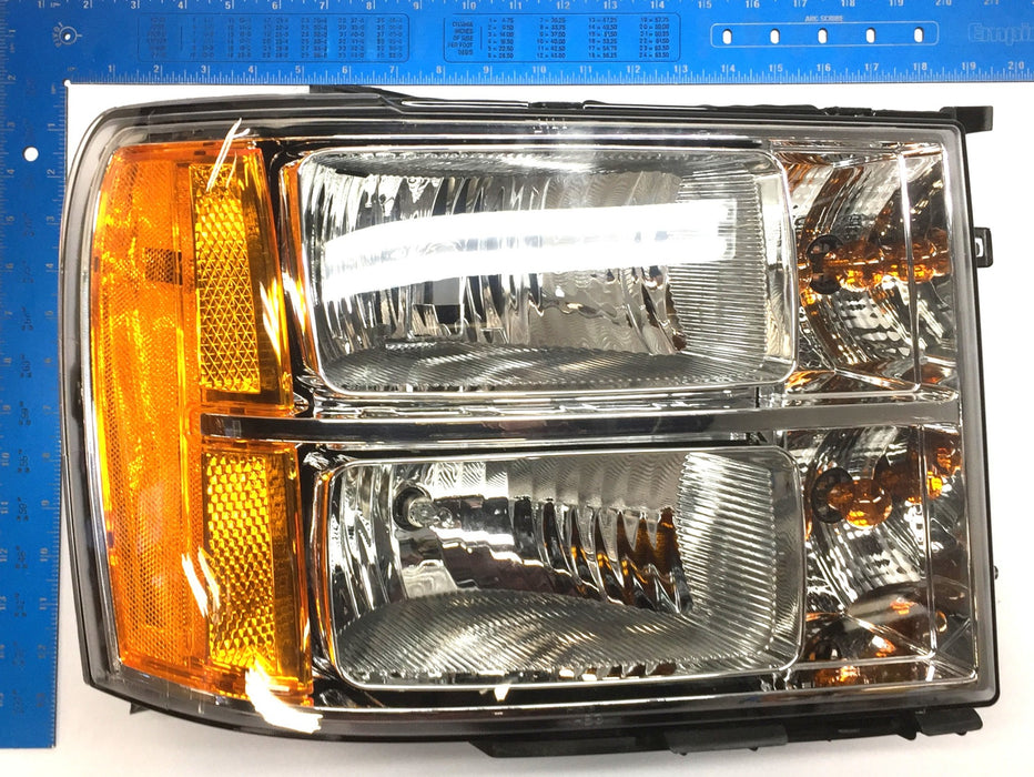 General Motors/GM Passenger Side Headlamp 22853030 NOS