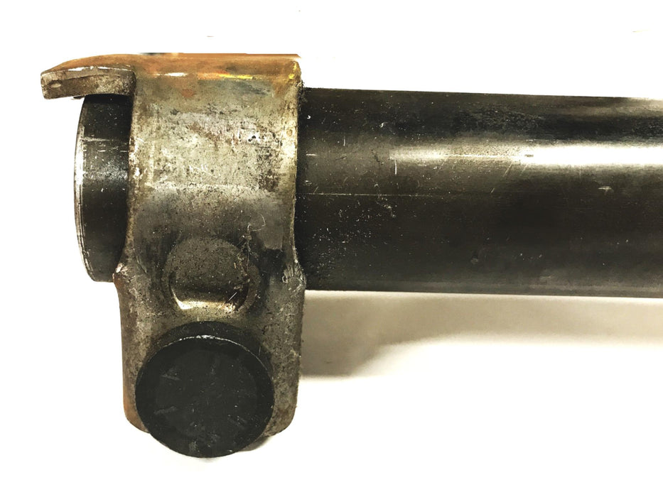 International Navistar Front Axle Tie Rod 1668222C91 NOS