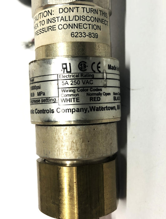 United Electric 5A 250VAC 400-4700psi 2.8-32.4MPa Pressure Switch 10-E15 USED