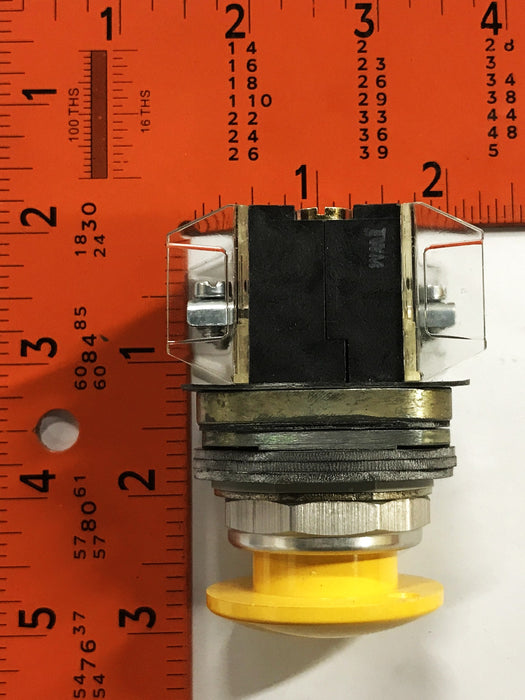 Allen-Bradley Yellow Pushbutton Switch 800T-D9A4 NOS