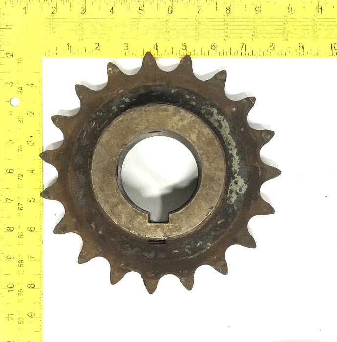 Unbranded 0.62 Inch Keyway 2.69 Inch Bore Sprocket 19 Tooth USED