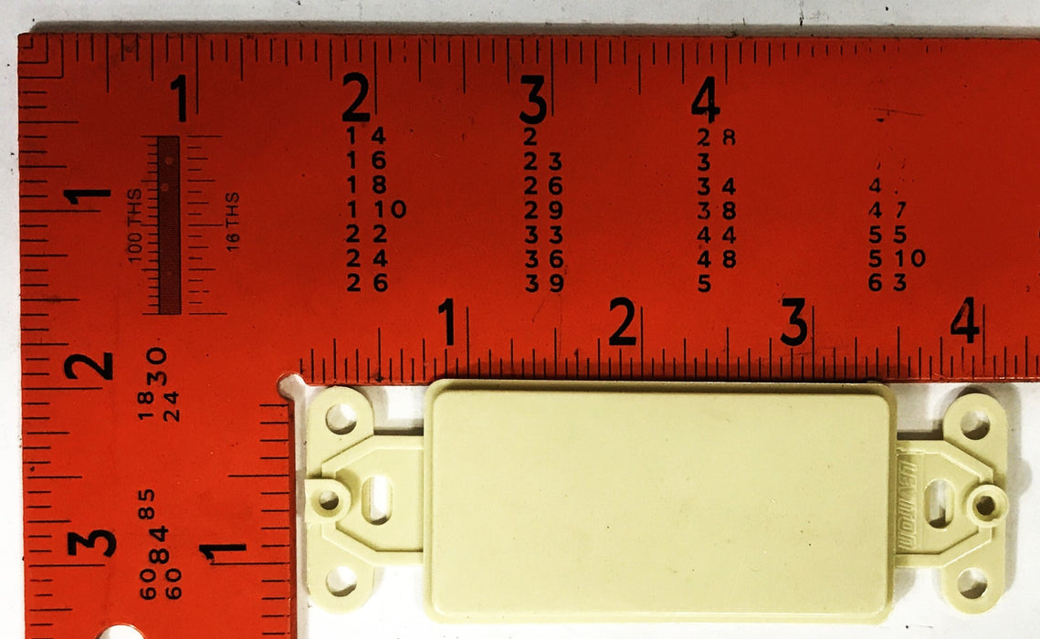 Leviton Plastic Blank Insert Adapter Plate 13-80414-001 [Lot of 28] NOS