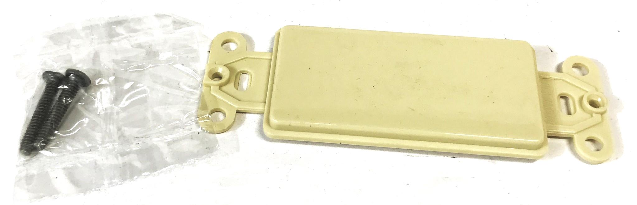 Leviton Plastic Blank Insert Adapter Plate 13-80414-001 [Lot of 28] NOS