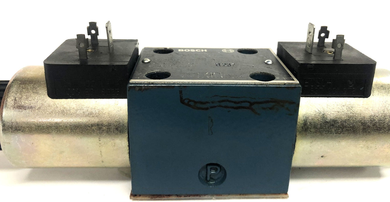 Bosch 8 810 092 113 Directional Hydraulic Valve 081WV06P1N1020WS024/00EE00 NOS