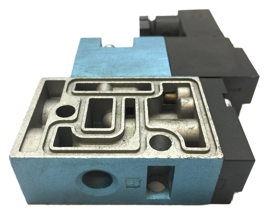 MAC 120V/60Hz 5.4 Watts Solenoid Valve 45A-LAD-DAAJ-1KA NOS