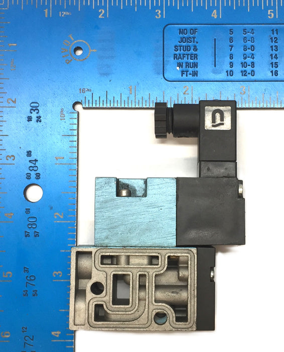 MAC 120V/60Hz 5.4 Watts Solenoid Valve 45A-LAD-DAAJ-1KA NOS