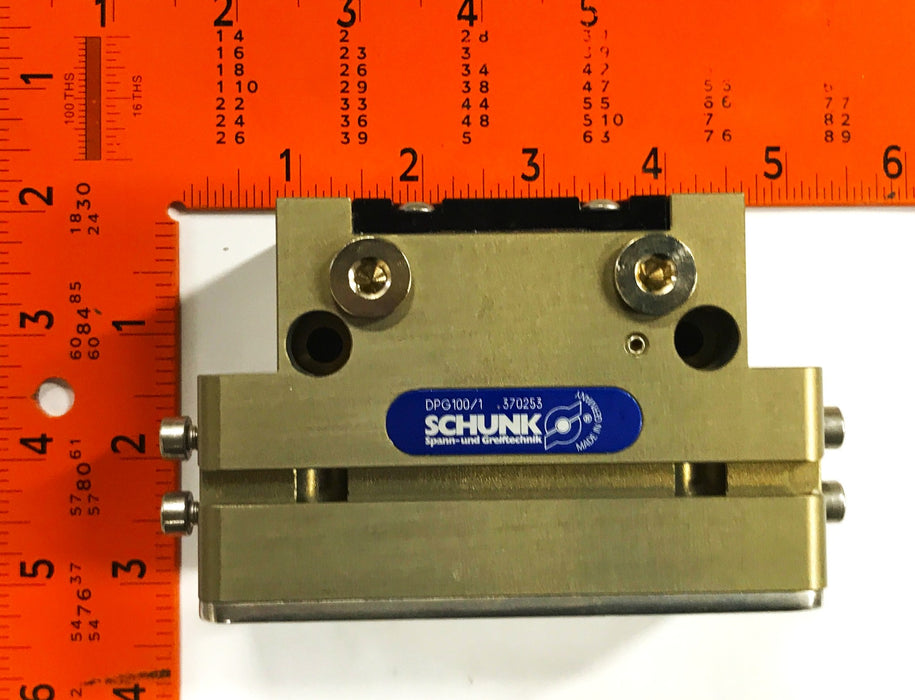 Schunk Sealing Universal Gripper DPG100/1-370253 NOS
