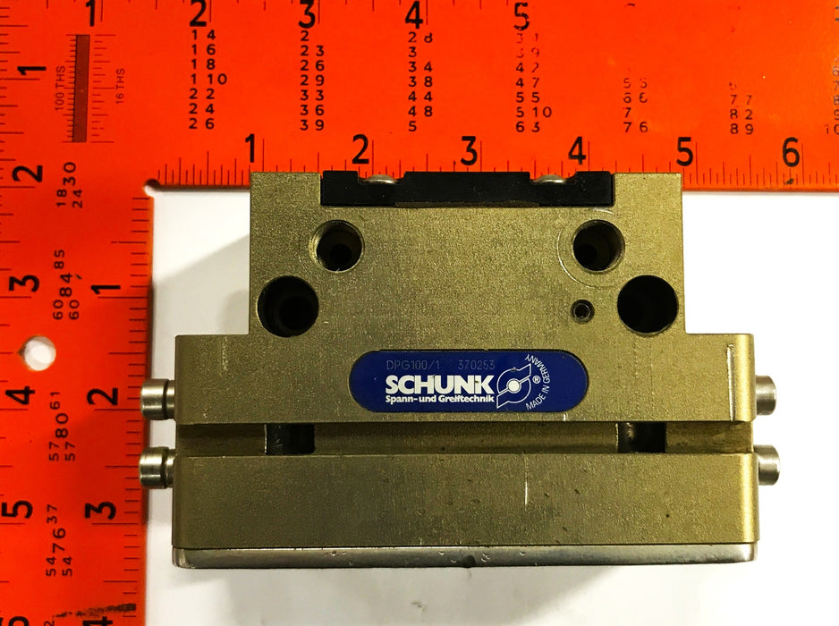 Schunk Sealing Universal Gripper DPG100/1-370253 USED