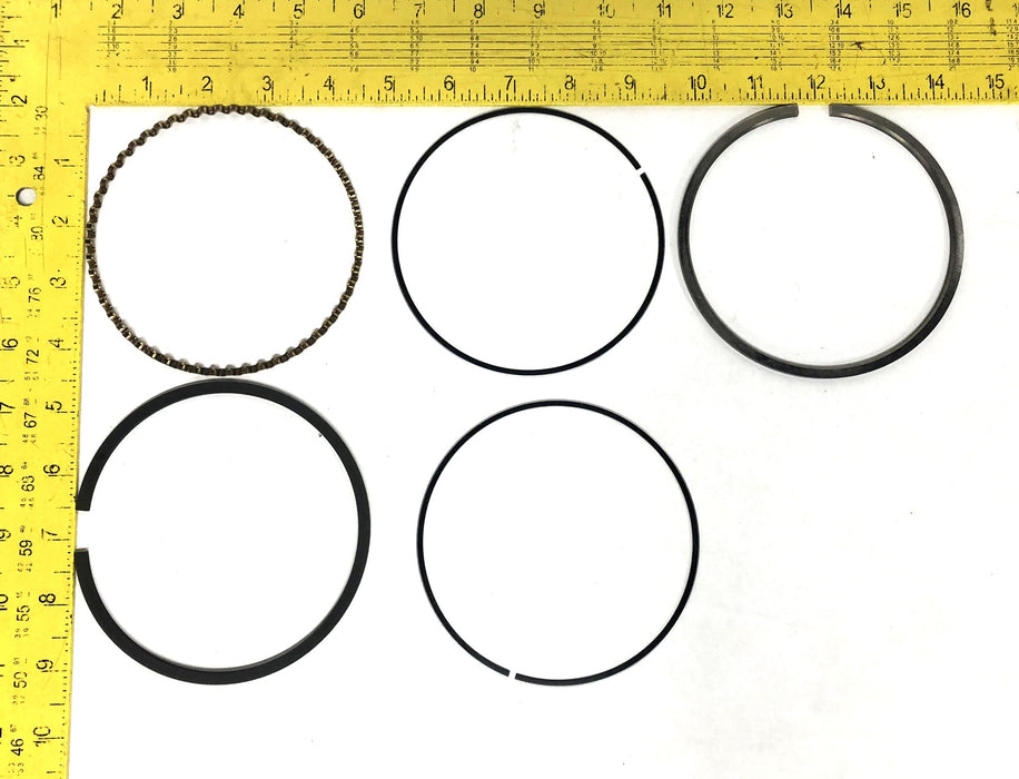 Cummins Piston Ring Kit 4025290 NOS