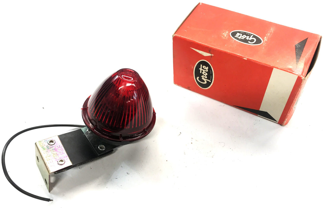Grote Beehive Red Marker Light 45032 NOS