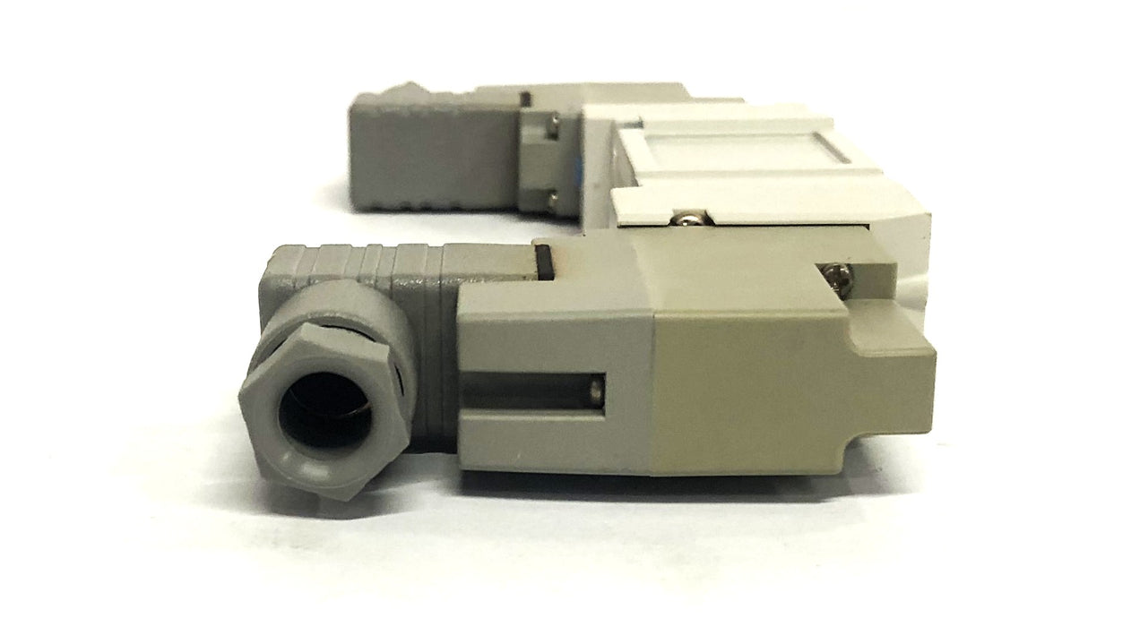 SMC Solenoid Valve SY7240-5D NOS