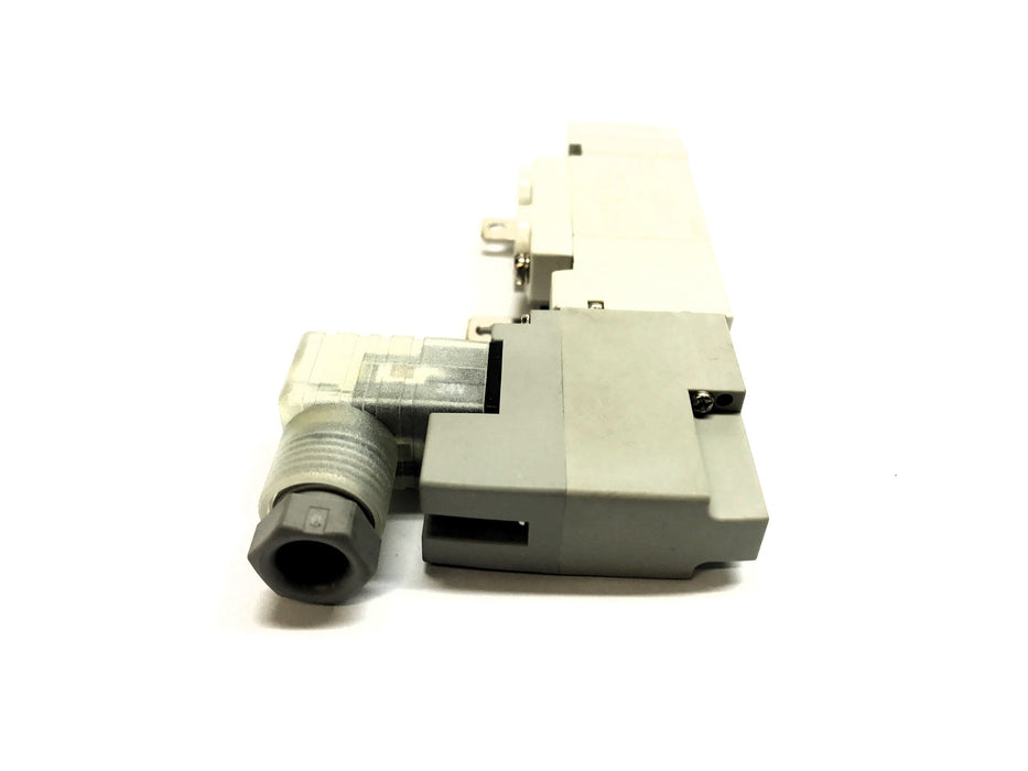 SMC 5 Port Solenoid Valve SY5120-5DZ-01T-F2 NOS