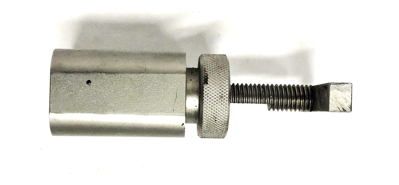 Unbranded 1-1/2x2x5 Inch OAL Tower Valve 458080 USED