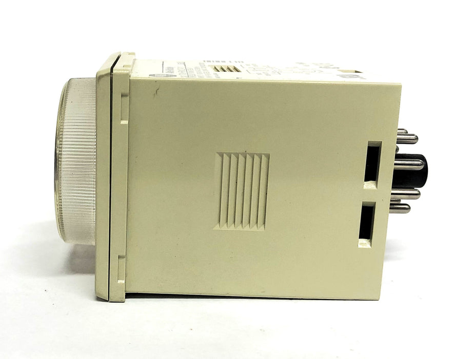 Allen-Bradley Type H 100-240VAC Series B On Delay Timing Relay 700-HRM12TA17 NOS