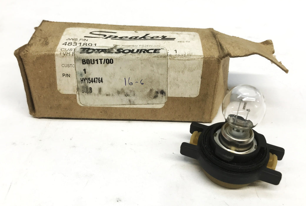 Total Source Hyster Lamp and Fixture SY1544764 NOS