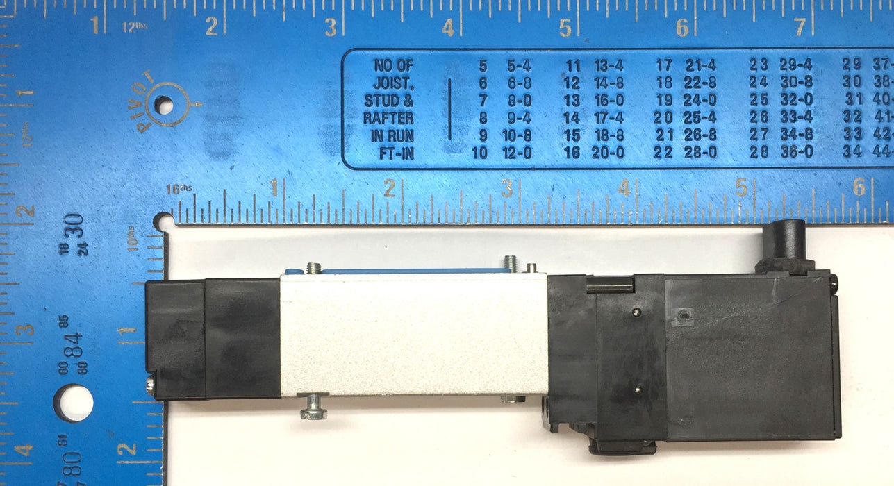 Festo Series: J402 Solenoid Valve MT2H-5/3G-4,0-S-VI-B (159448) NOS