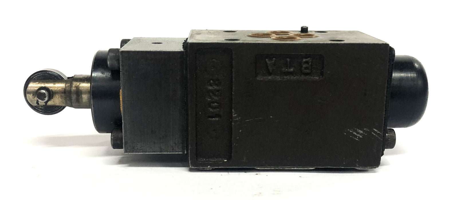 Parker 30 Degree 5000PSI Directional Control Valve No Box D1VC4BV 72 NOS