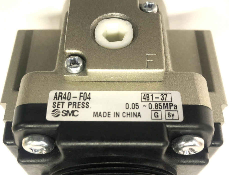 SMC 1/2 Inch Pressure Reducer AR40-F04 NOS