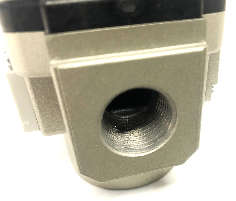 SMC 1/2 Inch Pressure Reducer AR40-F04 NOS
