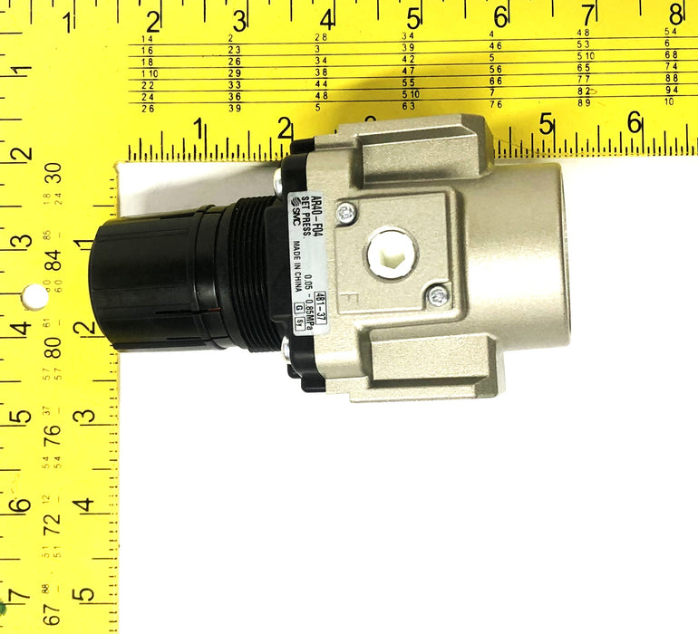 SMC 1/2 Inch Pressure Reducer AR40-F04 NOS