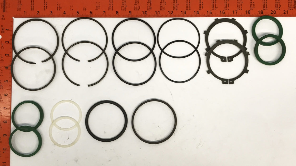 Clark Forklift 18-Piece Steering Cylinder Seal Kit 841573 NOS