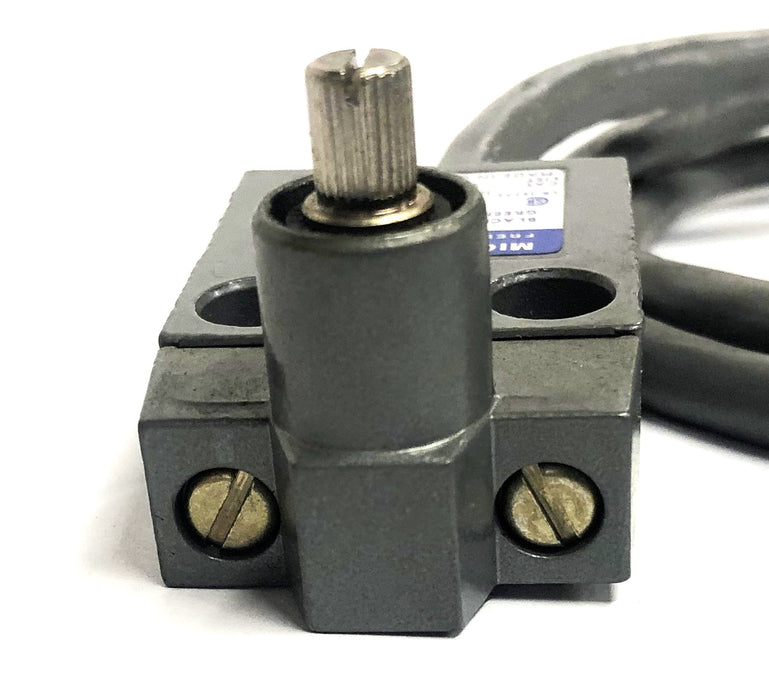 Micro Switch 5A-250VAC 1/10HP-125/120VAC Rotary Limit Switch 914CE16-3 USED