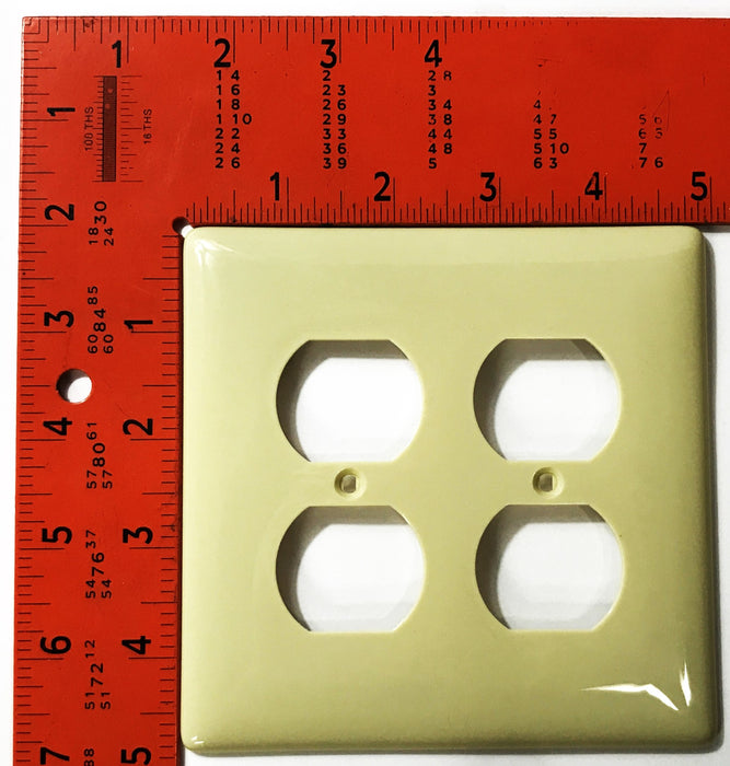 Trade Select Plastic Ivory 2-Gang 4-Plug Wall Plate NPJ821 [Lot of 25] NOS