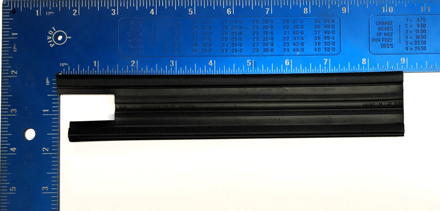 Hyundai RH Read Door Channel/Guide 83564-G2000 NOS