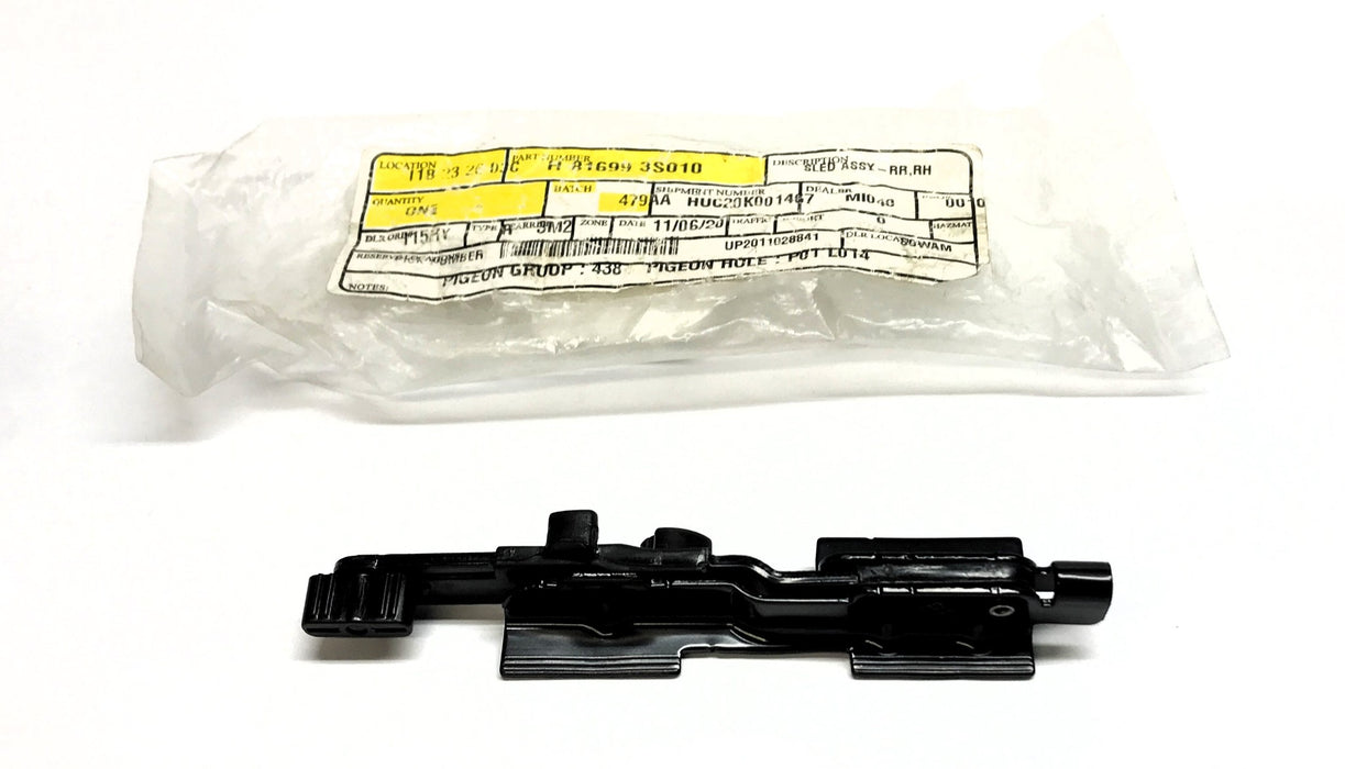 Hyundai Rear RH Sled Assembly 81699-3S010 NOS