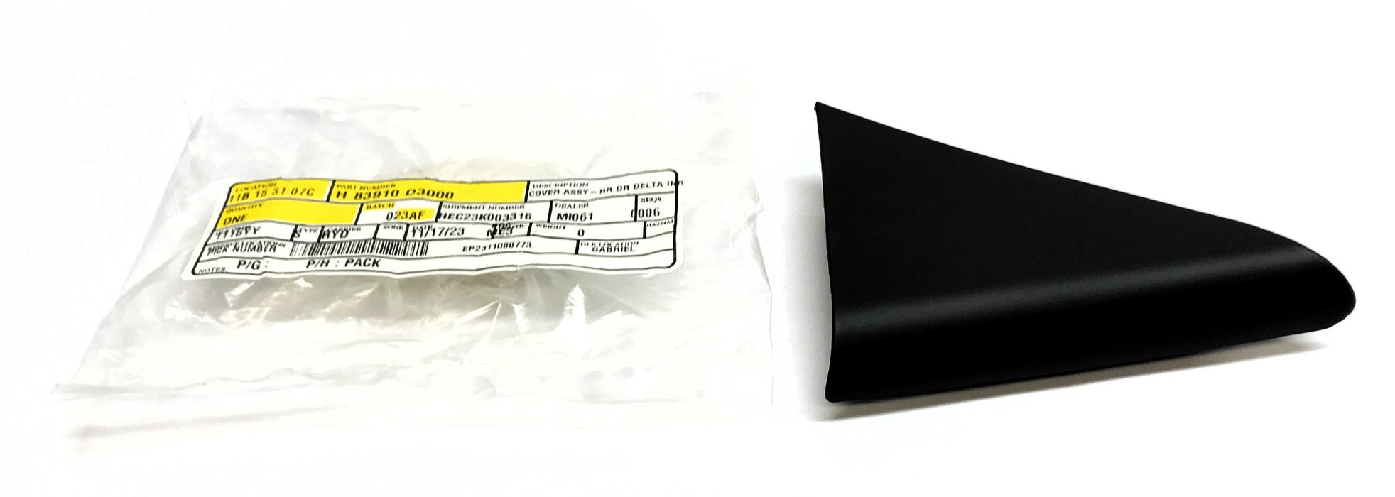 Hyundai Rear Driver's Side Cover Assembly 83910-D3000 NOS