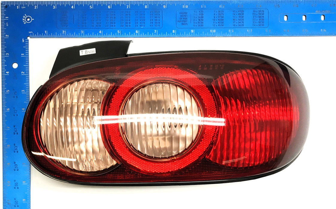 Mazda Rear Right Hand Tail Lamp Assembly N066-51-170 NOS