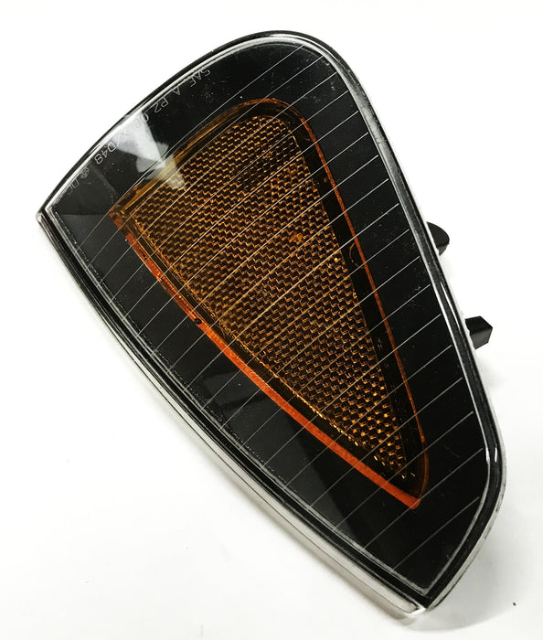 Mopar Right Side Marker Lamp Assembly 0480-6218-AD NOS