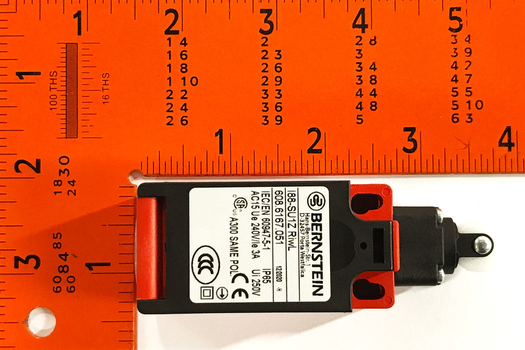 Bernstein Plastic Body Limit Switch with Roller I88-SU1Z-RIWL NOS