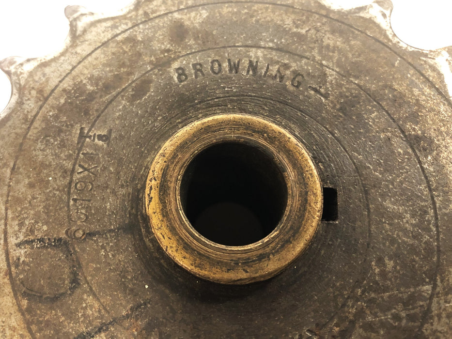 Browning 19 Tooth Roller Chain Sprocket With 3/4IN Bore Bearing 6019X1-1/8 USED