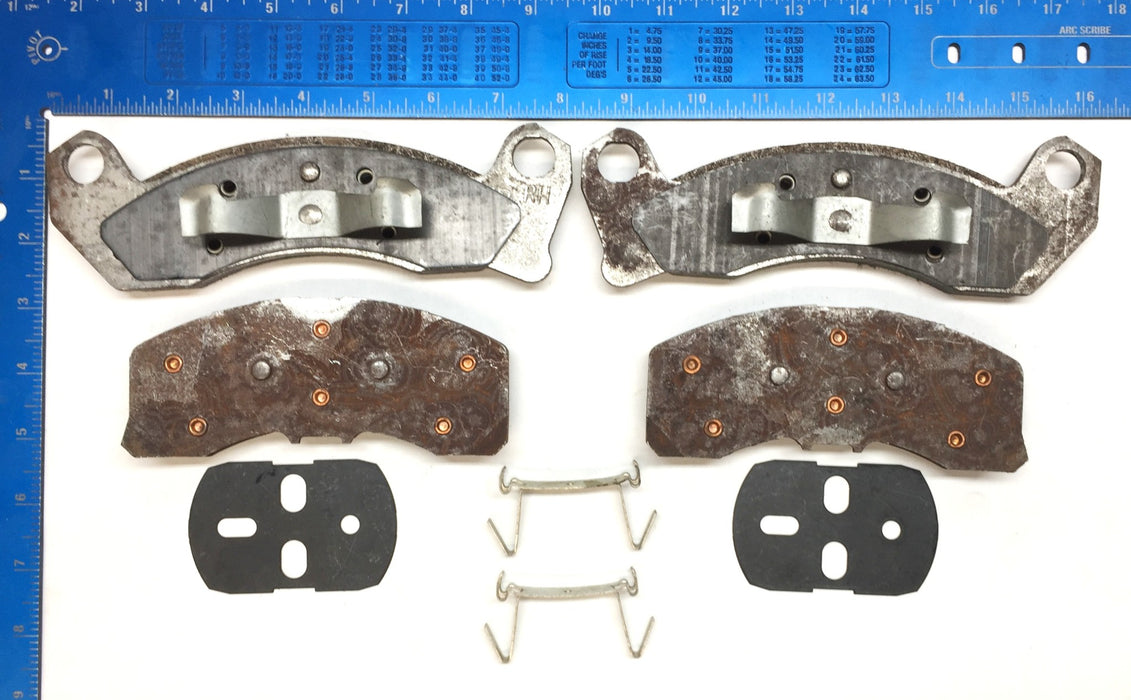 Ford Motor Company Front Disc Brake Pad Set F0AZ-2001-A NOS