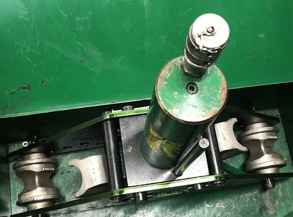 Greenlee 1/2 Thru 2 Inch One Shot Hydraulic Bender 880 USED