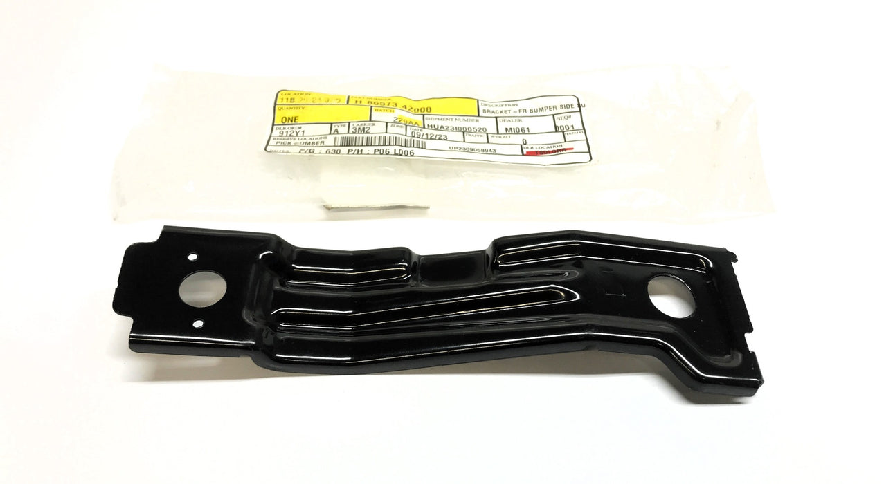 Hyundai Front LH Bumper Support Bracket 86573 4Z000 NOS