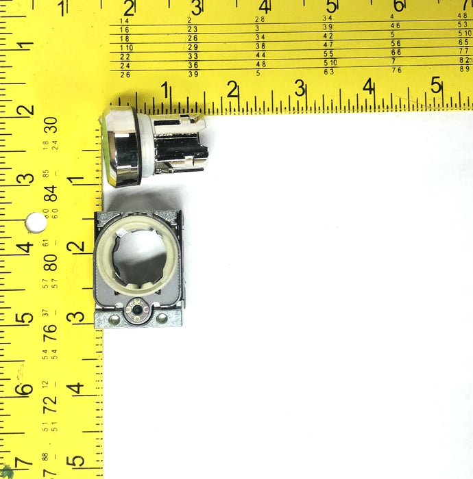Nilfisk Green Pushbutton Assembly 4089101022 NOS