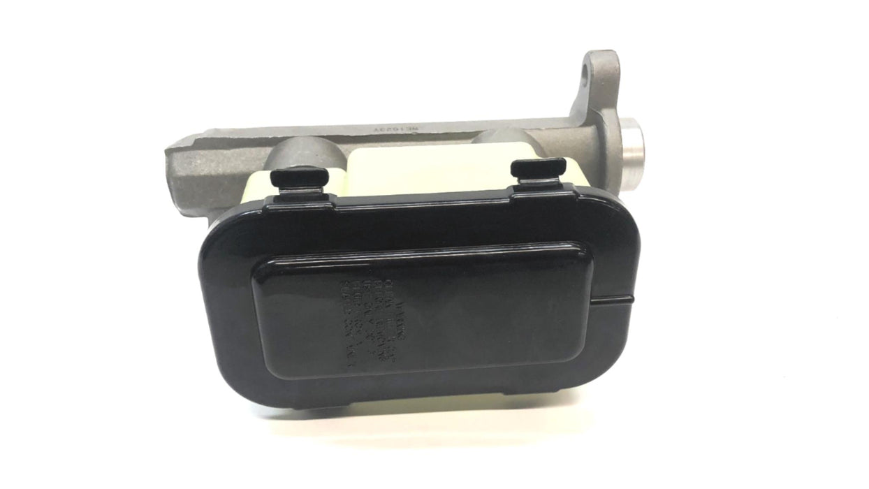Carquest Wearever Brake Master Cylinder MCA390257 NOS