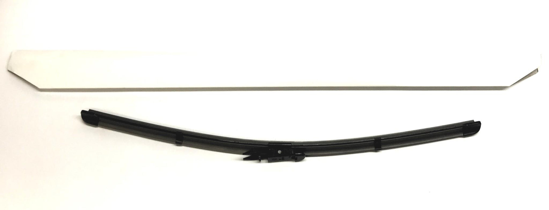 Hyundai Passenger Side Wiper Blade 98360 3M000 (983603M000) NOS