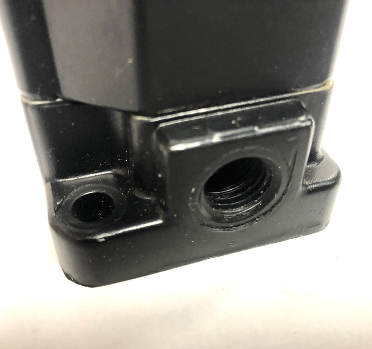 ARO Fluid Power 4-Way Directional Control Valve H212BD NOS
