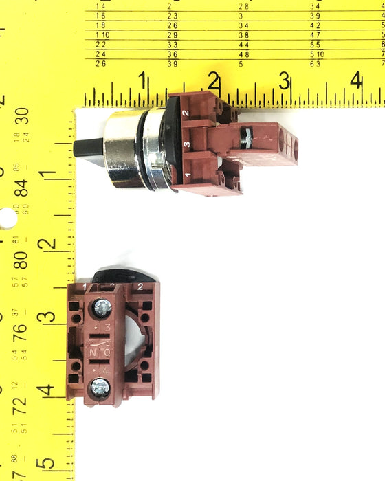 Vynckier 2mm 3 Position Keyed Non-Illuminated Selector Switch P9CSMZ0NN11N0 NOS
